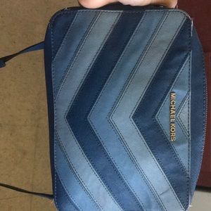 Micheal kors purse